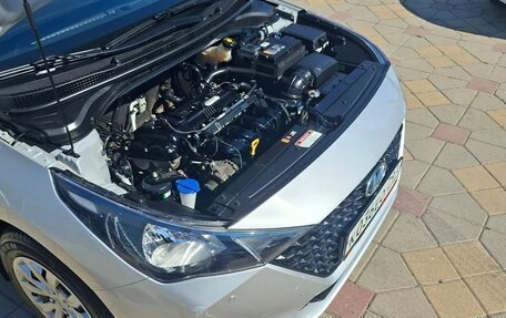 Hyundai Solaris II рестайлинг, 2021 год, 1 690 000 рублей, 19 фотография