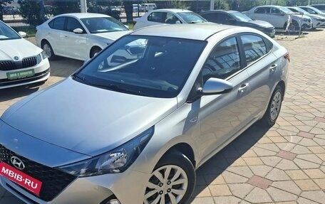Hyundai Solaris II рестайлинг, 2021 год, 1 690 000 рублей, 40 фотография