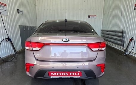 KIA Rio IV, 2018 год, 1 400 000 рублей, 10 фотография