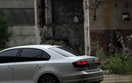 Volkswagen Jetta VI, 2016 год, 1 000 000 рублей, 7 фотография