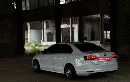 Volkswagen Jetta VI, 2016 год, 1 000 000 рублей, 4 фотография