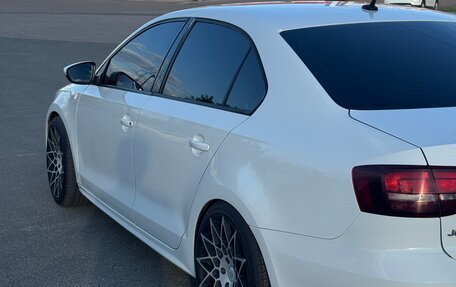 Volkswagen Jetta VI, 2016 год, 1 000 000 рублей, 20 фотография