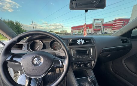 Volkswagen Jetta VI, 2016 год, 1 000 000 рублей, 37 фотография