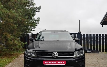 Volkswagen Tiguan II, 2018 год, 2 350 000 рублей, 4 фотография