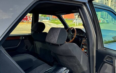 Mercedes-Benz E-Класс, 1993 год, 1 290 000 рублей, 11 фотография