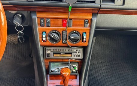 Mercedes-Benz E-Класс, 1993 год, 1 290 000 рублей, 8 фотография