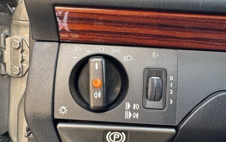 Mercedes-Benz E-Класс, 1993 год, 1 290 000 рублей, 16 фотография