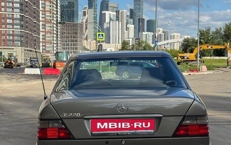 Mercedes-Benz E-Класс, 1993 год, 1 290 000 рублей, 4 фотография