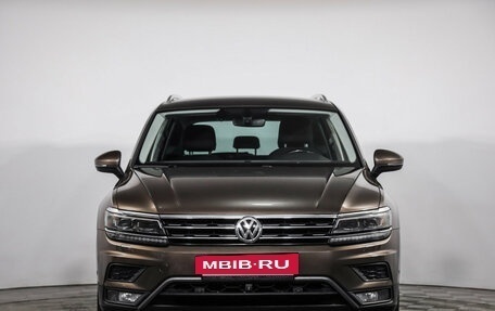 Volkswagen Tiguan II, 2018 год, 2 469 000 рублей, 3 фотография