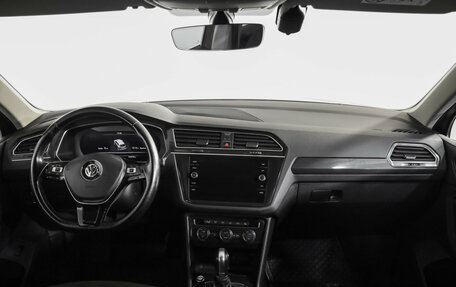 Volkswagen Tiguan II, 2018 год, 2 469 000 рублей, 11 фотография