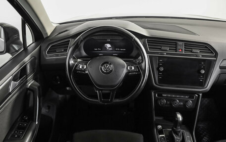 Volkswagen Tiguan II, 2018 год, 2 469 000 рублей, 12 фотография