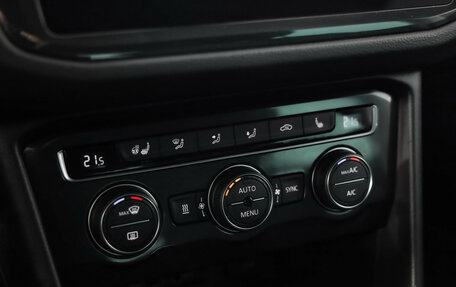 Volkswagen Tiguan II, 2018 год, 2 469 000 рублей, 17 фотография