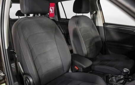 Volkswagen Tiguan II, 2018 год, 2 469 000 рублей, 24 фотография