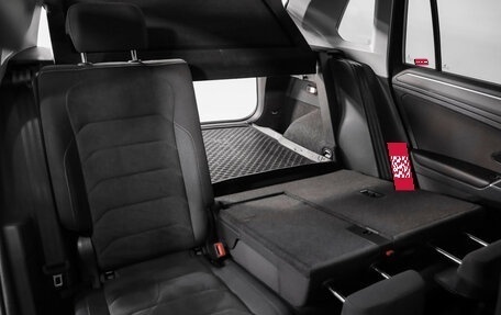 Volkswagen Tiguan II, 2018 год, 2 469 000 рублей, 27 фотография