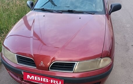 Mitsubishi Carisma I, 1999 год, 95 000 рублей, 1 фотография