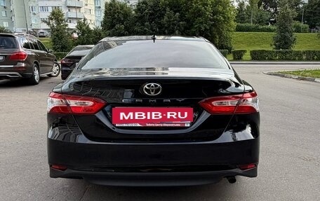 Toyota Camry, 2019 год, 2 400 000 рублей, 6 фотография