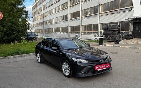 Toyota Camry, 2019 год, 2 400 000 рублей, 3 фотография
