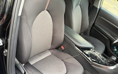 Toyota Camry, 2019 год, 2 400 000 рублей, 21 фотография