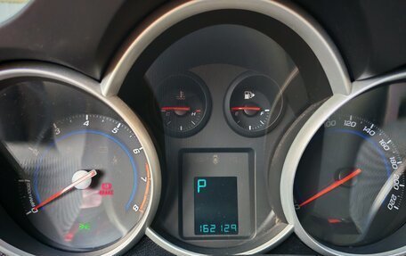 Chevrolet Cruze II, 2013 год, 900 000 рублей, 9 фотография