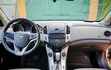 Chevrolet Cruze II, 2013 год, 900 000 рублей, 10 фотография