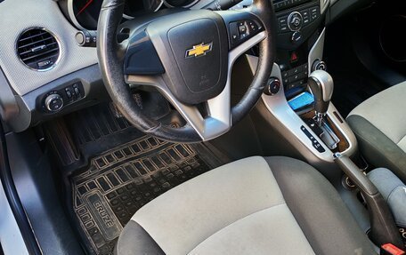 Chevrolet Cruze II, 2013 год, 900 000 рублей, 13 фотография