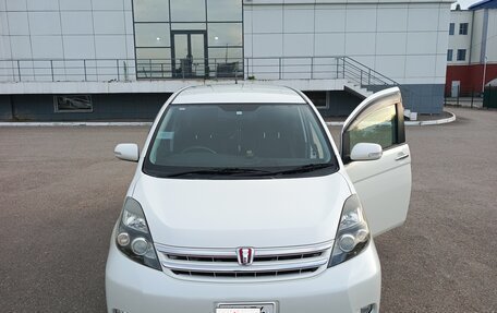 Toyota ISis I, 2010 год, 1 550 000 рублей, 6 фотография