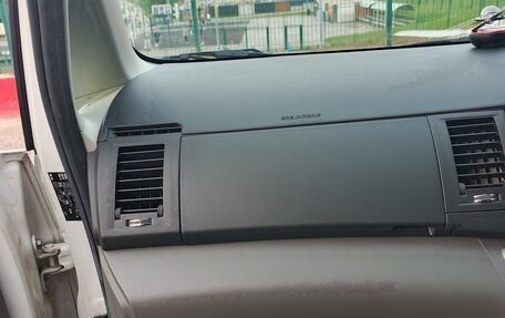 Toyota ISis I, 2010 год, 1 550 000 рублей, 10 фотография