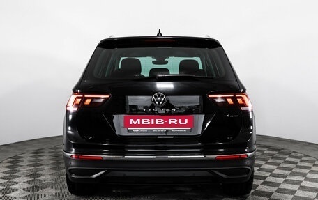 Volkswagen Tiguan II, 2020 год, 2 899 000 рублей, 7 фотография