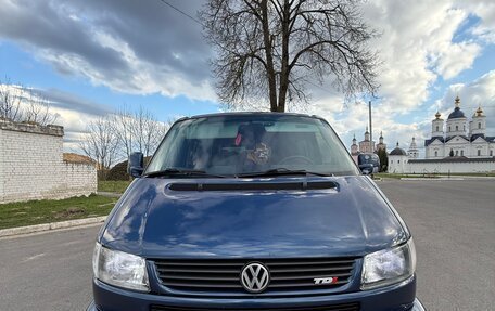 Volkswagen Caravelle T4, 2000 год, 1 460 000 рублей, 2 фотография