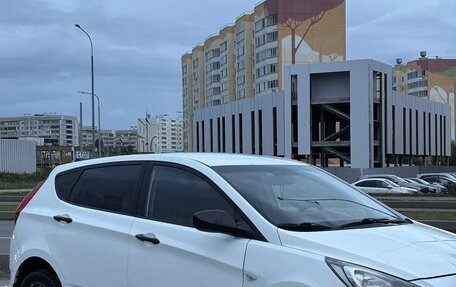 Hyundai Solaris II рестайлинг, 2011 год, 600 000 рублей, 3 фотография