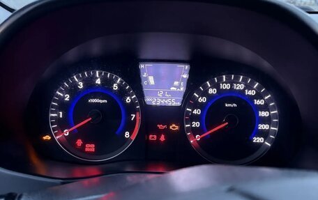 Hyundai Solaris II рестайлинг, 2011 год, 600 000 рублей, 6 фотография
