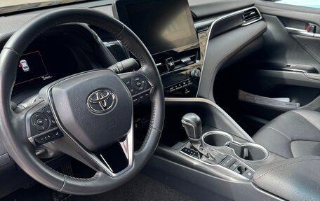 Toyota Camry, 2022 год, 3 650 000 рублей, 5 фотография