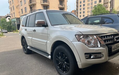 Mitsubishi Pajero IV, 2019 год, 3 330 000 рублей, 2 фотография