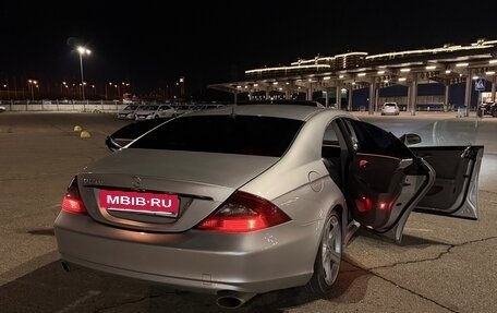 Mercedes-Benz CLS, 2004 год, 750 000 рублей, 3 фотография