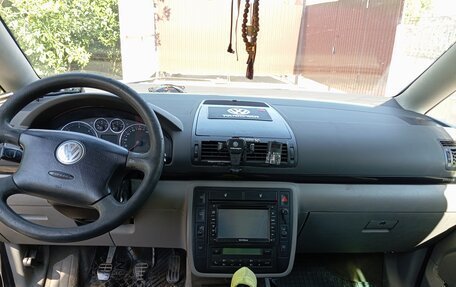 Volkswagen Sharan I рестайлинг, 2004 год, 550 000 рублей, 8 фотография