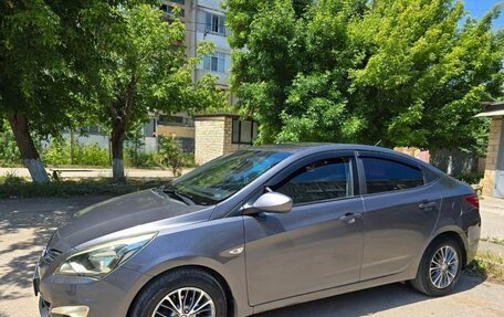 Hyundai Solaris II рестайлинг, 2016 год, 800 000 рублей, 2 фотография
