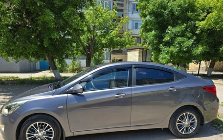 Hyundai Solaris II рестайлинг, 2016 год, 800 000 рублей, 3 фотография