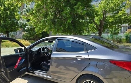 Hyundai Solaris II рестайлинг, 2016 год, 800 000 рублей, 5 фотография