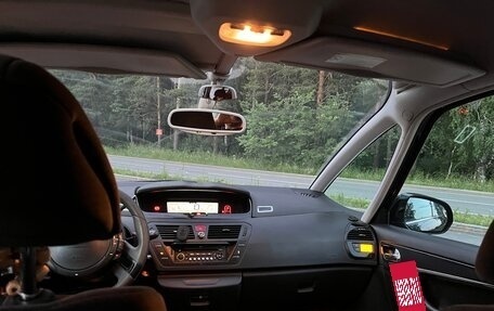 Citroen C4 Picasso II рестайлинг, 2009 год, 615 000 рублей, 28 фотография