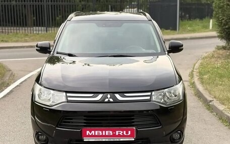 Mitsubishi Outlander III рестайлинг 3, 2012 год, 950 000 рублей, 1 фотография