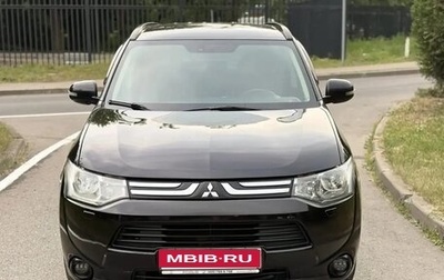 Mitsubishi Outlander III рестайлинг 3, 2012 год, 950 000 рублей, 1 фотография
