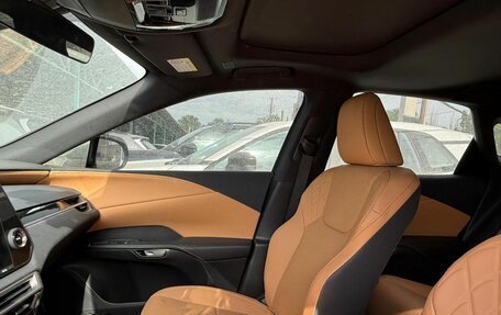 Lexus RX IV рестайлинг, 2024 год, 6 890 000 рублей, 4 фотография