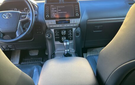 Toyota Land Cruiser Prado 150 рестайлинг 2, 2020 год, 6 800 000 рублей, 5 фотография