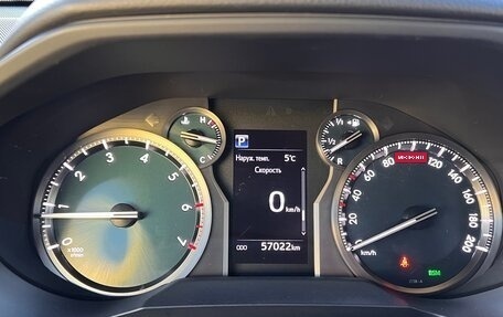 Toyota Land Cruiser Prado 150 рестайлинг 2, 2020 год, 6 800 000 рублей, 7 фотография