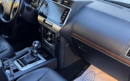 Toyota Land Cruiser Prado 150 рестайлинг 2, 2020 год, 6 800 000 рублей, 14 фотография