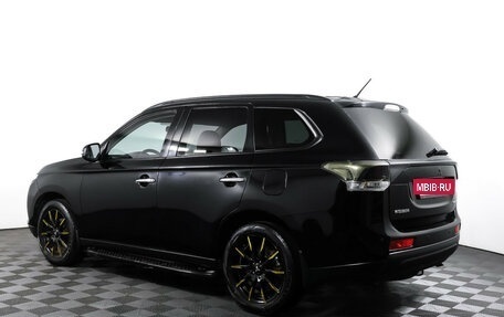 Mitsubishi Outlander III рестайлинг 3, 2013 год, 1 490 000 рублей, 8 фотография