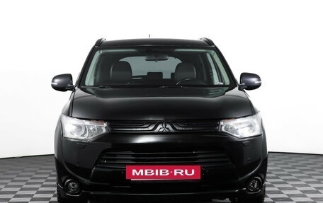 Mitsubishi Outlander III рестайлинг 3, 2013 год, 1 490 000 рублей, 3 фотография