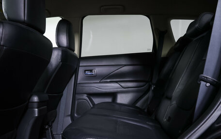 Mitsubishi Outlander III рестайлинг 3, 2013 год, 1 490 000 рублей, 13 фотография