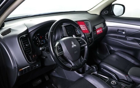 Mitsubishi Outlander III рестайлинг 3, 2013 год, 1 490 000 рублей, 16 фотография
