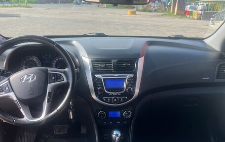 Hyundai Solaris II рестайлинг, 2012 год, 780 000 рублей, 8 фотография